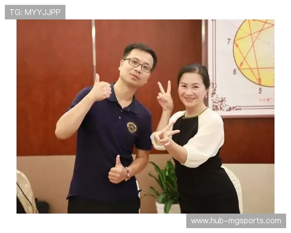 教练、助教与保障员的三位一体团队化执教模式在本季普及