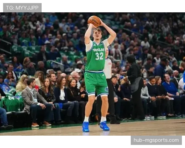 黄蜂无球跑动体系 克尼佩尔预判能力润滑进攻